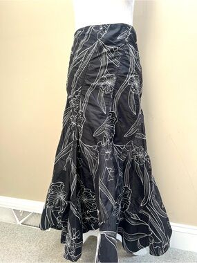 Areli Black Floral silk Maxi Skirt Sz 4